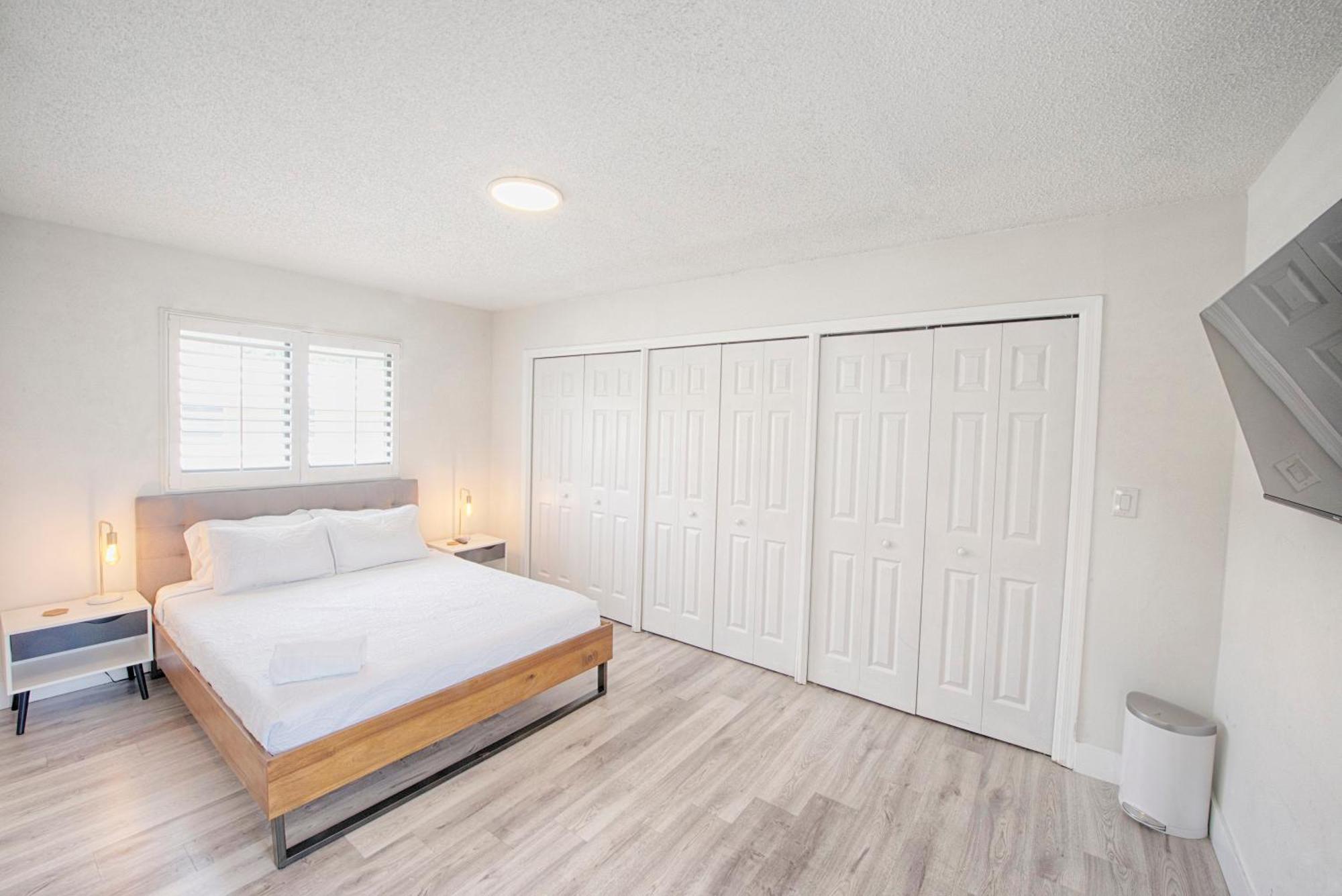 Pier Walk On Deerfield Beach Island Room photo