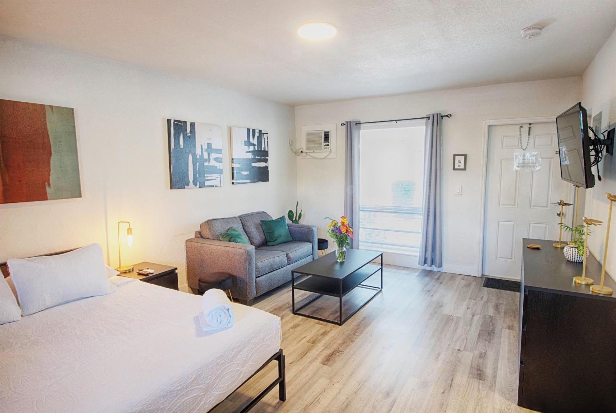 Pier Walk On Deerfield Beach Island Room photo